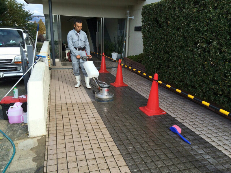 マンションのエントランスの防滑施工